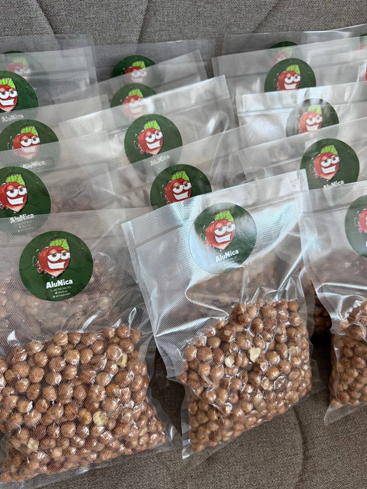 Pungi vidate de 500 g cu miez crud de alune de pădure AluNica